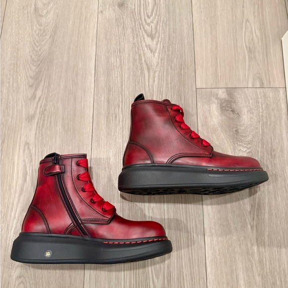 Alexander McQueen Boy’s Leather Lace-Up Boots In Welsh Red. EU 33/US 2. NWT. - Picture 4 of 7